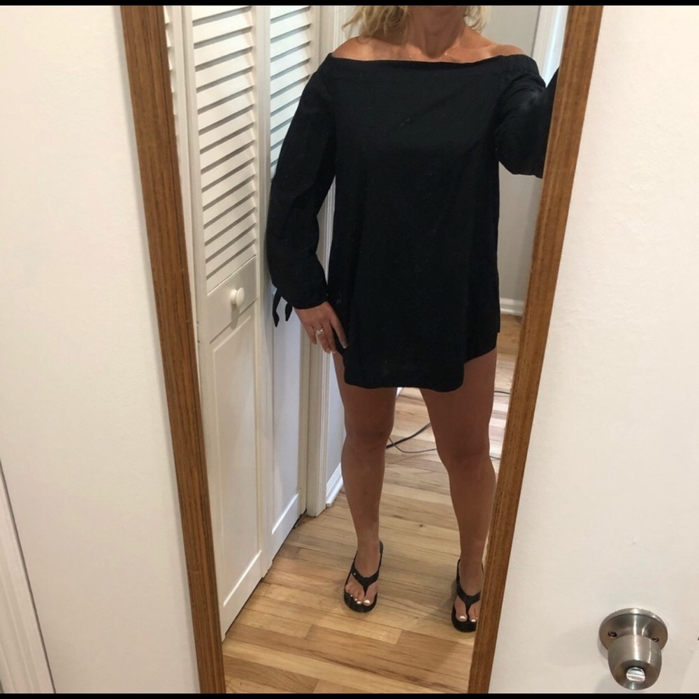 🖤’Free People’ Small Off Shoulder Dress or Shirt